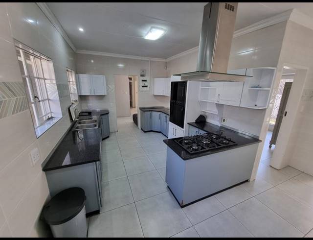 3 BEDROOM PROPERTY TO RENT IN WOODMEAD
